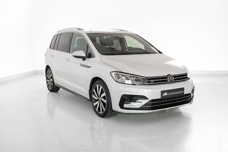 Weiß Gebraucht 2018 VW Touran R-line Van / Kleinbus | 21.990 € (Fairer Preis) - Bild 1/4