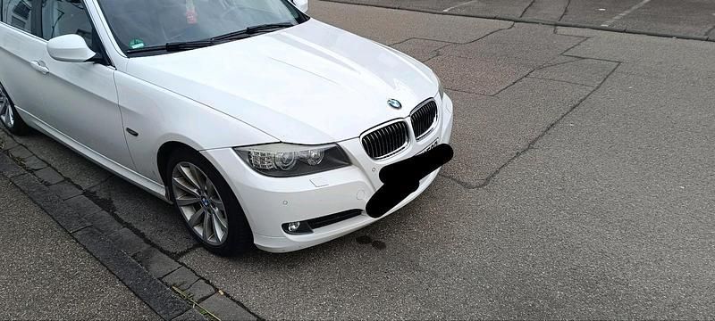 Gebraucht BMW 325 197 PS (144 kW) 2009 Weiß Limousine