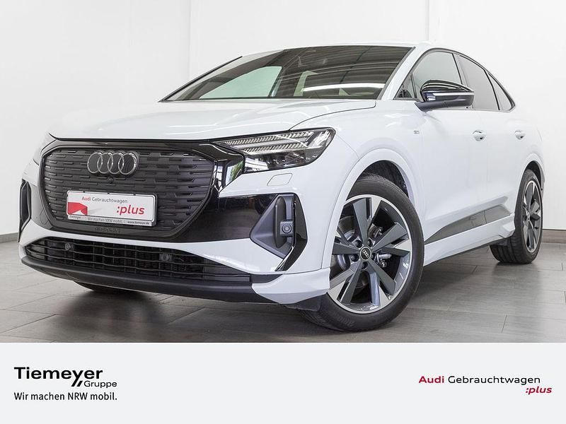 Gletscherweiß metallic Gebraucht 2022 Audi Q4 Sportback e-tron Ambiente SUV | 30.860 € (Fairer Preis) - Bild 1/4