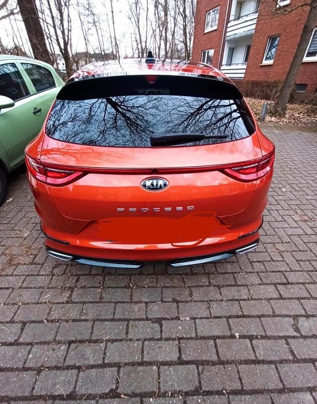 Gebraucht Kia ProCeed 136 PS (100 kW) 2020 Orange Kombi