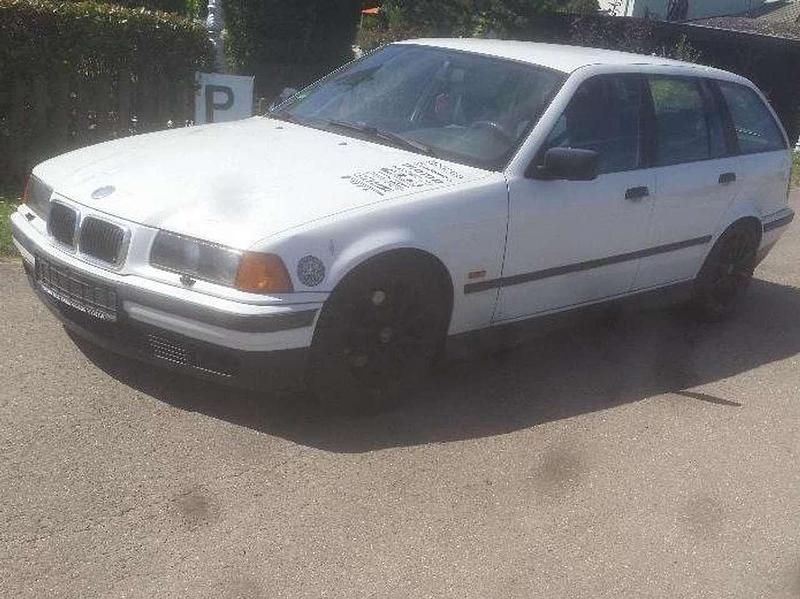 Brugt BMW 320 150 HK (110 kW) 1996 Hvid Stationcar
