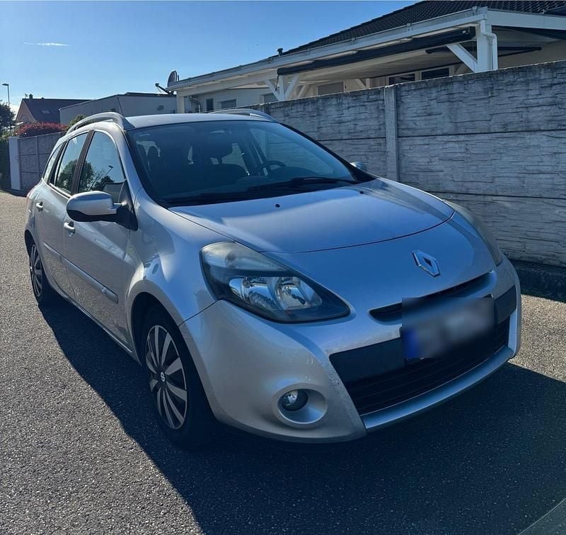 Silber Gebraucht 2011 Renault Clio GrandTour Kombi | 1.999 € (Fairer Preis) - Bild 1/4