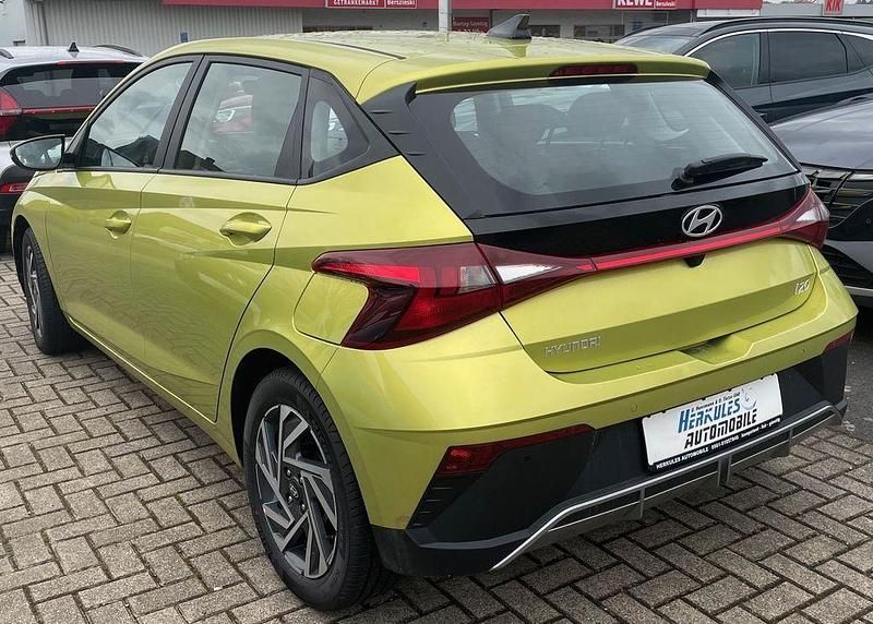 Neu Hyundai i20 79 PS (58 kW) 2025 Gelb Kleinwagen