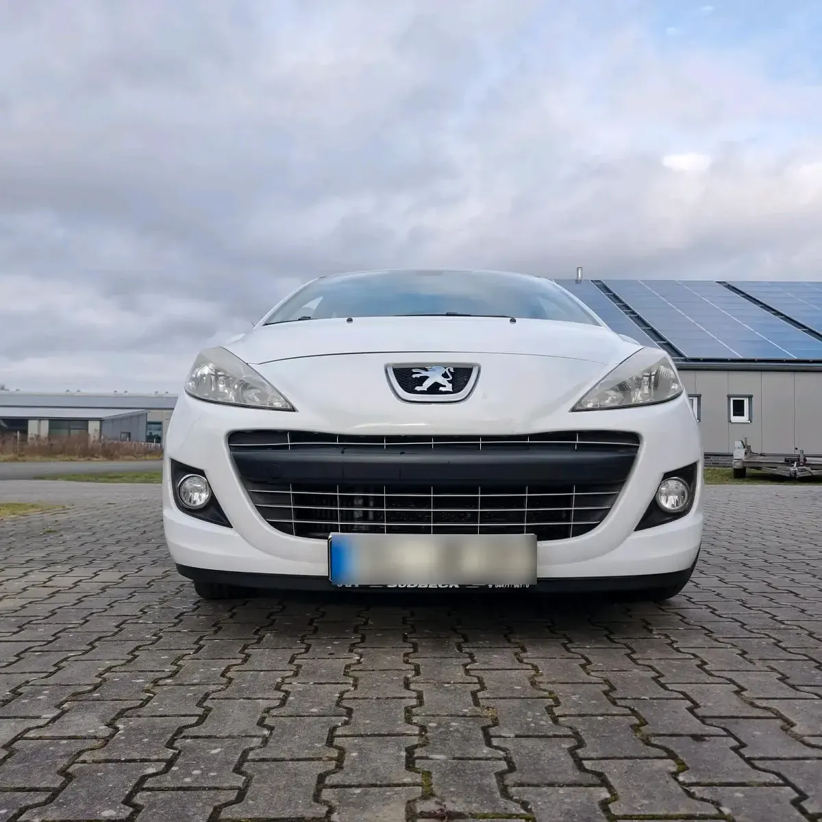 Gebraucht Peugeot 207 156 PS (114 kW) 2011 Weiß Kleinwagen
