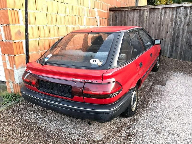 Gebraucht Toyota Corolla XLi 75 PS (55 kW) 1992 Rot Kleinwagen