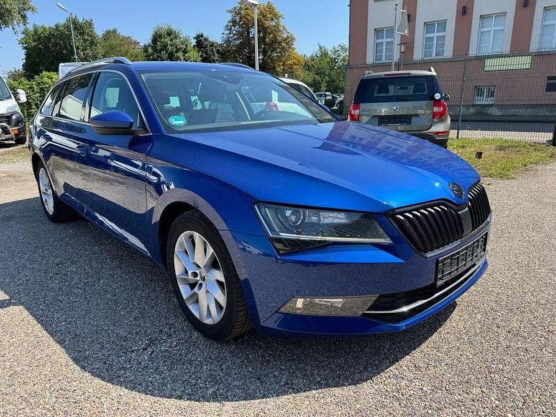Blau Gebraucht 2018 Skoda Superb Style Kombi | 12.793 € (Guter Preis) - Bild 1/4