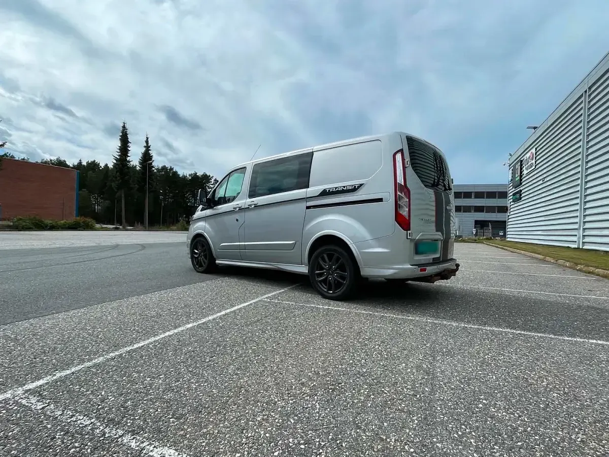 Gebraucht Ford Transit Sport 170 PS (125 kW) 2019 Silber Van / Kleinbus