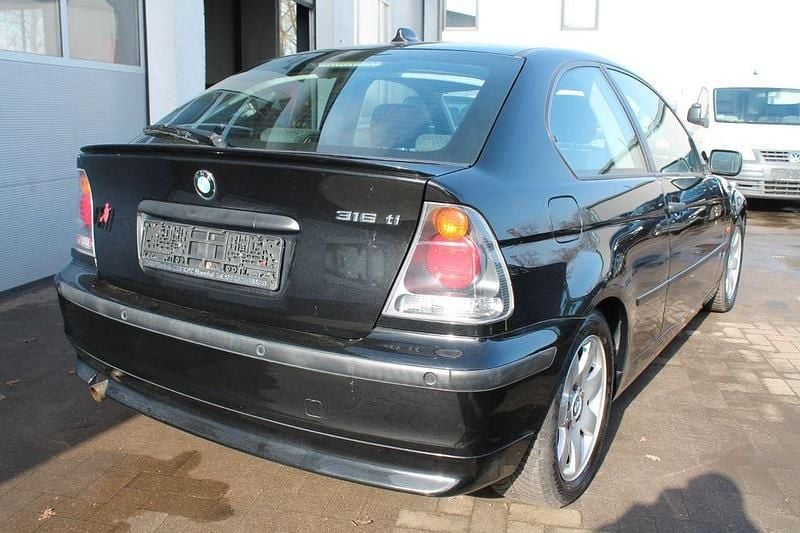 Gebraucht BMW 316 116 PS (85 kW) 2001 Schwarz Limousine