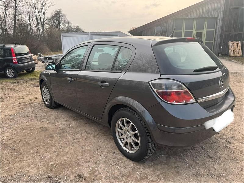 Gebraucht Opel Astra 90 PS (66 kW) 2009 Grau Limousine