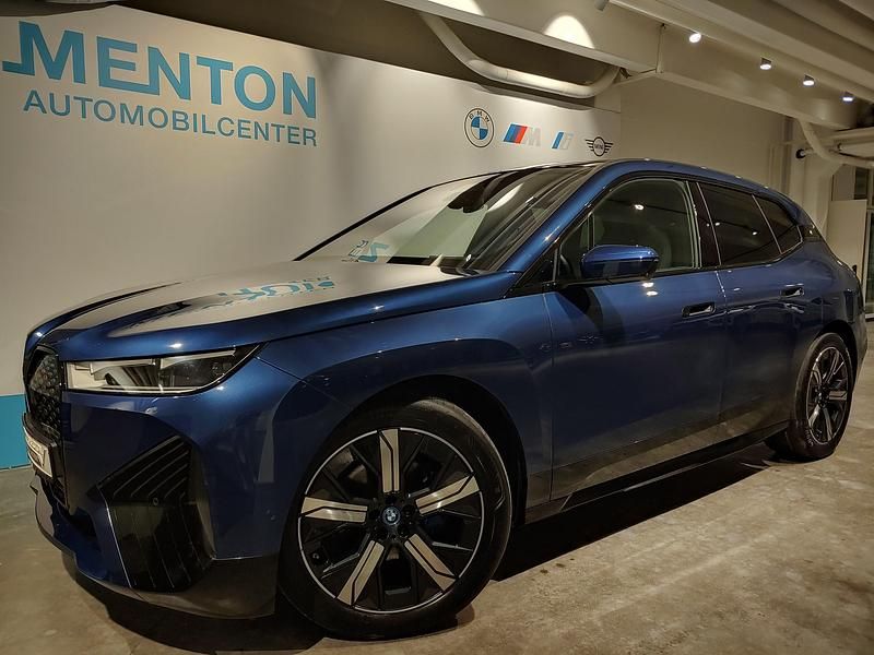 Blau Gebraucht 2022 BMW iX Sport Line SUV | 42.890 € (Fairer Preis) - Bild 1/4
