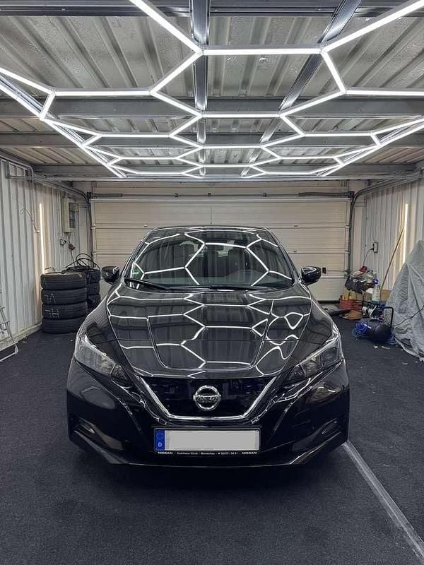 Gebraucht Nissan Leaf Tekna 110 kW (150 PS) 2019 Schwarz Kleinwagen