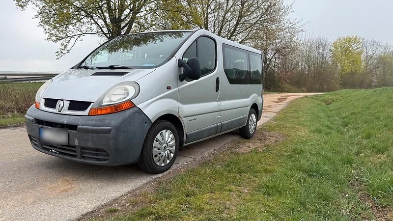 Second-hand Renault Traffic 2006 Gri Monovolum