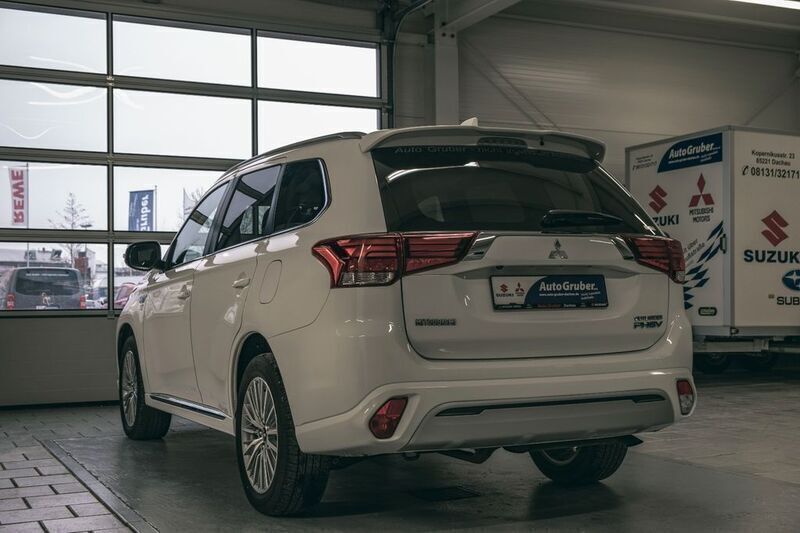 Gebraucht Mitsubishi Outlander P-HEV 224 PS (164 kW) 2019 Andenweiss (s) SUV