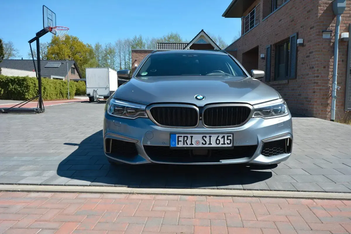Używany BMW M550 Shadowline 400 KM (294 kW) 2018 Niebieski Sedan/Limuzyna