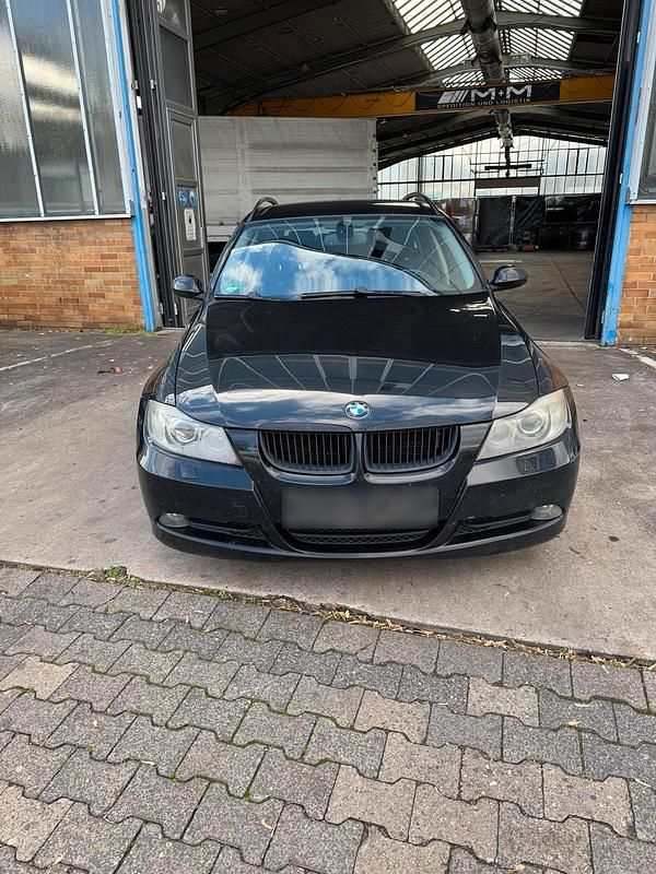 Gebraucht BMW 320 150 PS (110 kW) 2006 Schwarz Kombi
