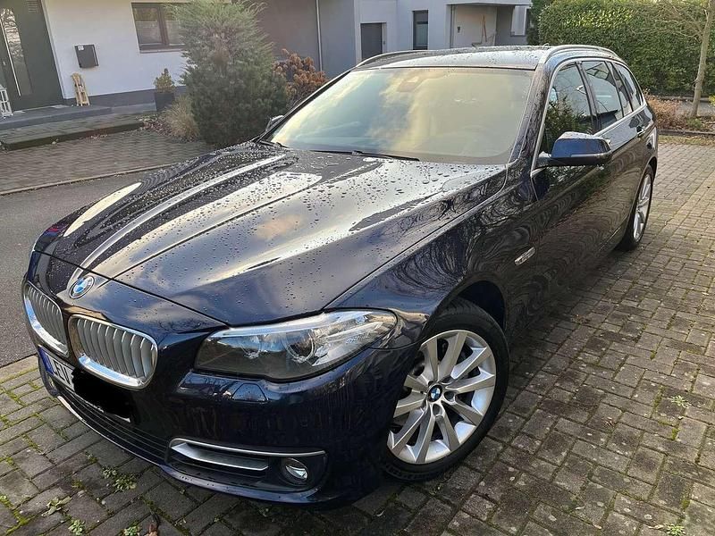 Gebraucht BMW 530 Sport Line 258 PS (189 kW) 2013 Blau Kombi
