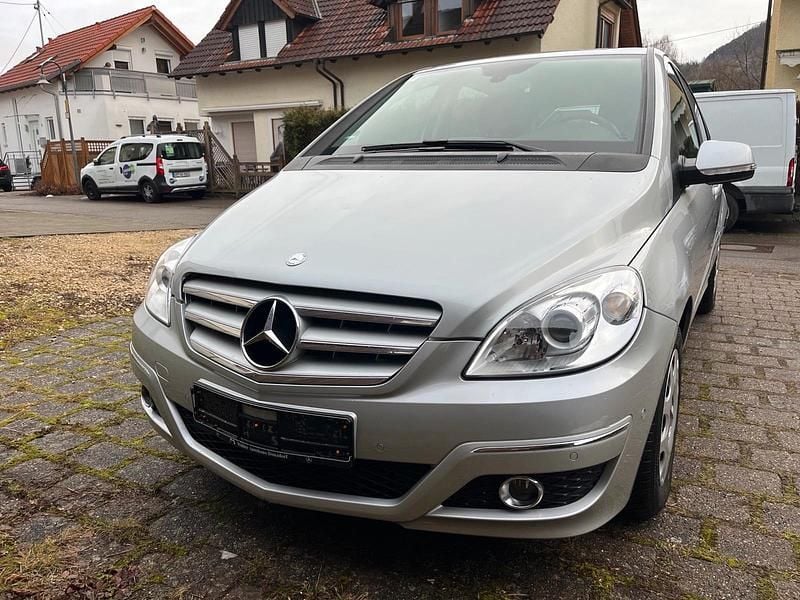 Silber Gebraucht 2009 Mercedes B170 Van / Kleinbus | 5.600 € (Guter Preis) - Bild 1/4