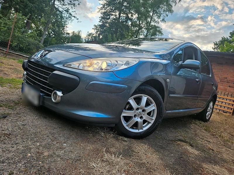 Grau Gebraucht 2006 Peugeot 307 Limousine | 2.200 € (Fairer Preis) - Bild 1/4