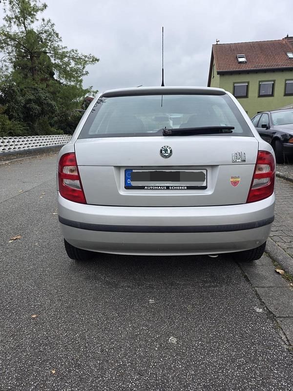 Gebraucht Skoda Fabia 75 PS (55 kW) 2002 Silber Kleinwagen