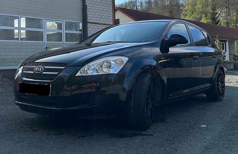 Gebraucht Kia Ceed EX 122 PS (89 kW) 2007 Schwarz Kleinwagen
