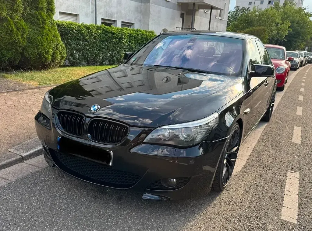 Gebraucht BMW 530 Sport Line 235 PS (172 kW) 2008 Schwarz Limousine