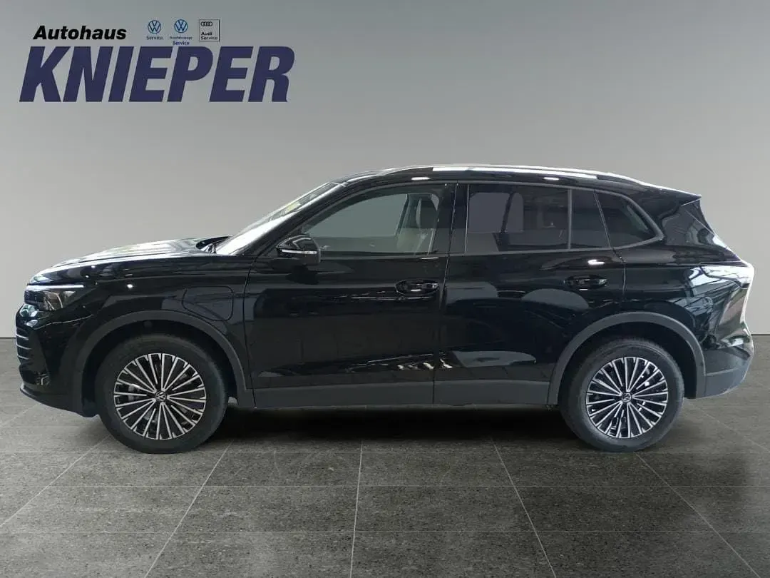 Neu VW Tiguan Life 204 PS (150 kW) 2025 Grenadillschwarz metallic SUV