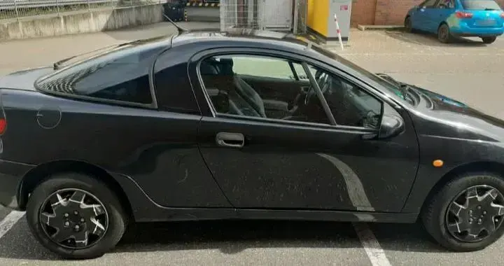 Gebraucht Opel Tigra 60 PS (44 kW) 1996 Schwarz Coupé