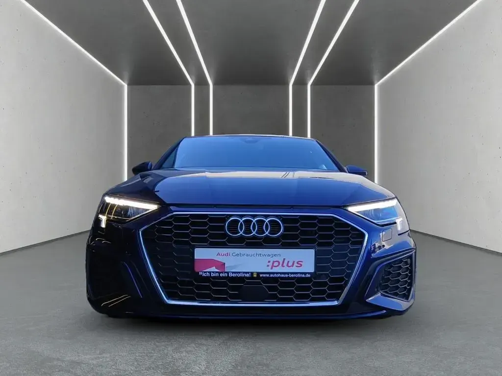 Używany Audi A3 S-Line 204 KM (150 kW) 2022 Niebieski Sedan/Limuzyna