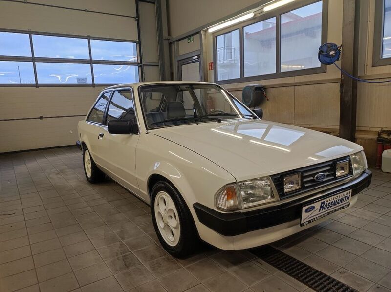 Gebraucht Ford Escort 54 PS (39 kW) 1983 Weiß Coupé