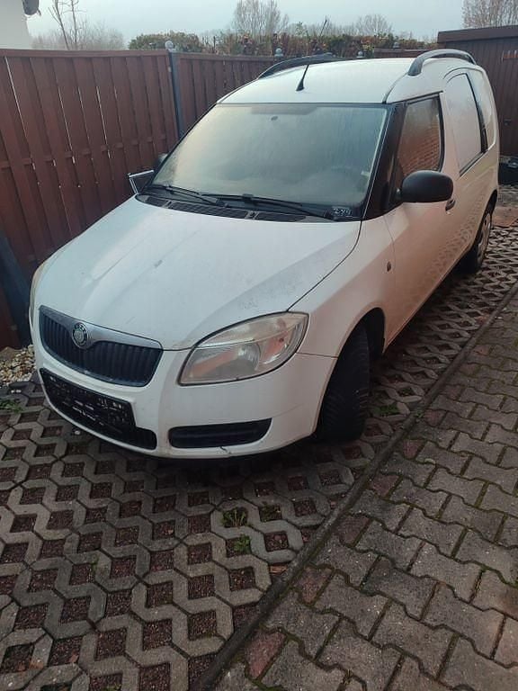 Weiß Gebraucht 2009 Skoda Roomster Van / Kleinbus | 3.900 € (Etwas zu teuer) - Bild 1/4