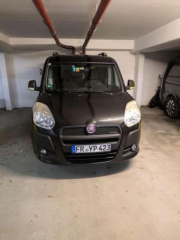 Gebraucht Fiat Doblò 105 PS (77 kW) 2014 Schwarz Van / Kleinbus
