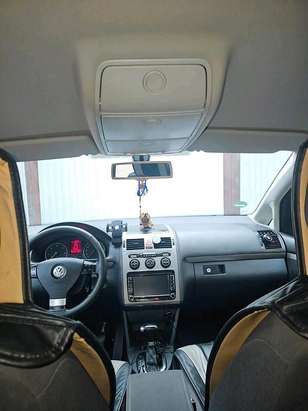 Gebraucht VW Touran 140 PS (102 kW) 2010 Schwarz Van / Kleinbus