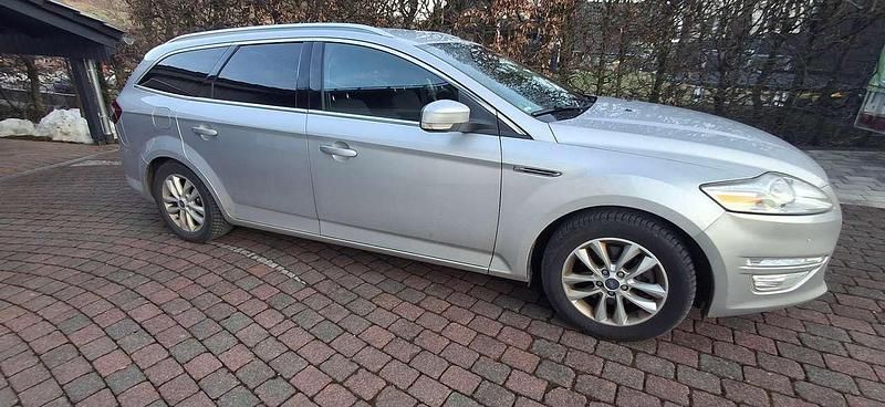 Gebraucht Ford Mondeo Business Edition 163 PS (119 kW) 2013 Silber Kombi