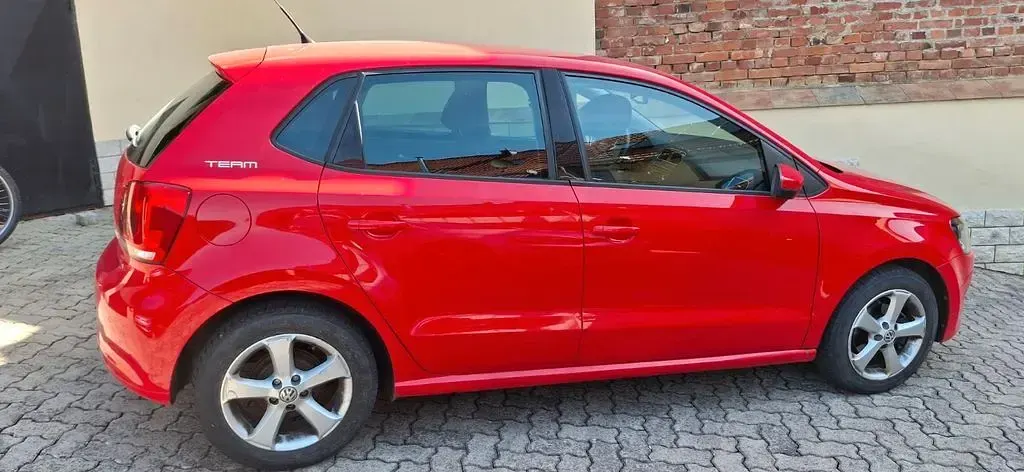 Gebraucht VW Polo Team 86 PS (63 kW) 2011 Rot Kleinwagen