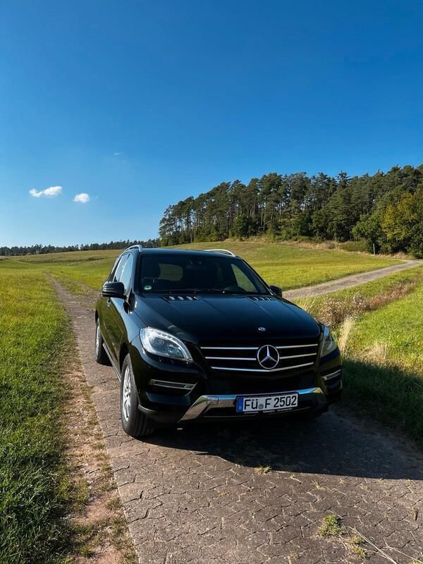 Schwarz Gebraucht 2013 Mercedes ML350 SUV | 17.900 € (Guter Preis) - Bild 1/4
