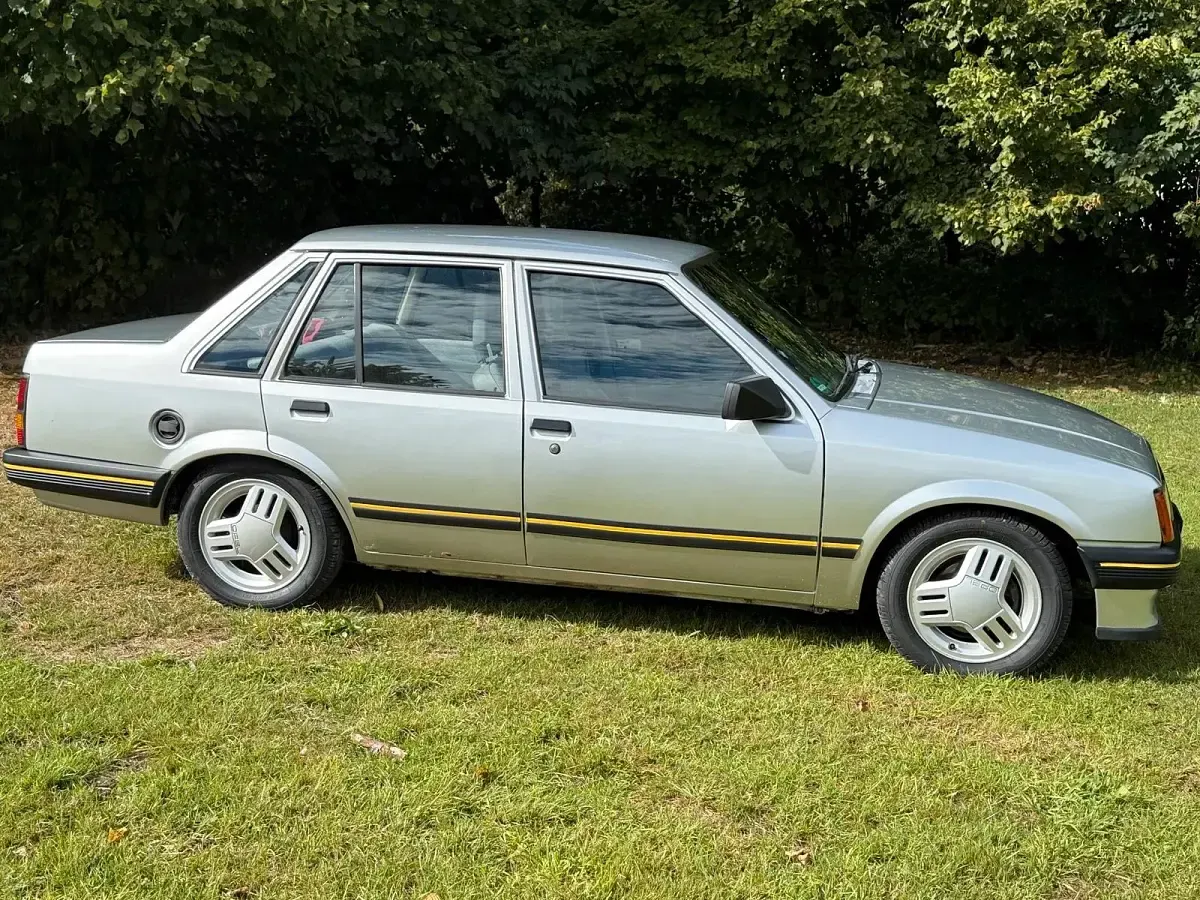 Gebraucht Opel Corsa 45 PS (33 kW) 1993 Silber Kleinwagen