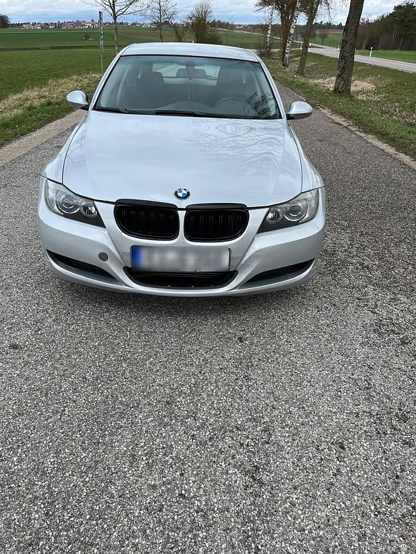 Gebraucht BMW 320 177 PS (130 kW) 2008 Silber Kombi