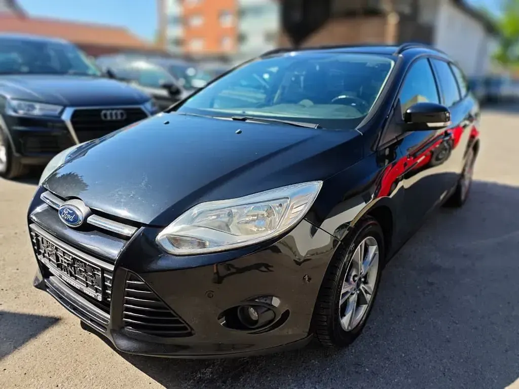 Gebraucht Ford Focus SYNC Edition 140 PS (102 kW) 2014 Schwarz Limousine