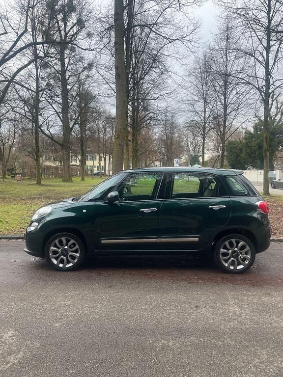 Grün Gebraucht 2015 Fiat 500L Lounge Van / Kleinbus | 5.200 € (Fairer Preis) - Bild 1/4