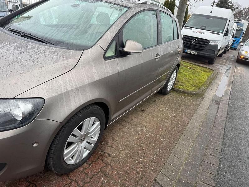 Braun Gebraucht 2009 VW Golf Plus Cross Comfortline Van / Kleinbus | 6.200 € (Guter Preis) - Bild 1/4