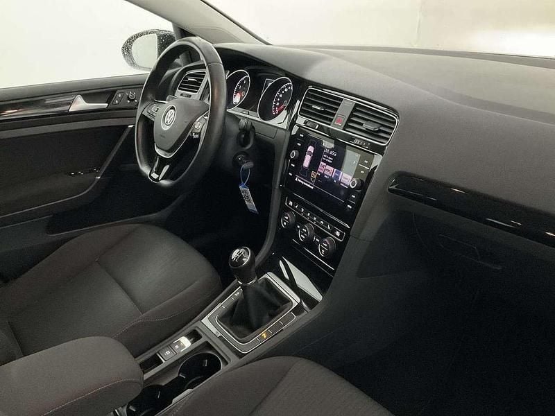 Gebraucht VW Golf VII Sound 150 PS (110 kW) 2018 Deep black perleffekt Kleinwagen