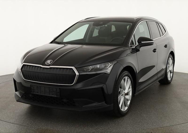 Schwarz magic perleffekt Gebraucht 2021 Skoda Enyaq iV Lodge SUV | 26.445 € (Teuer) - Bild 1/4