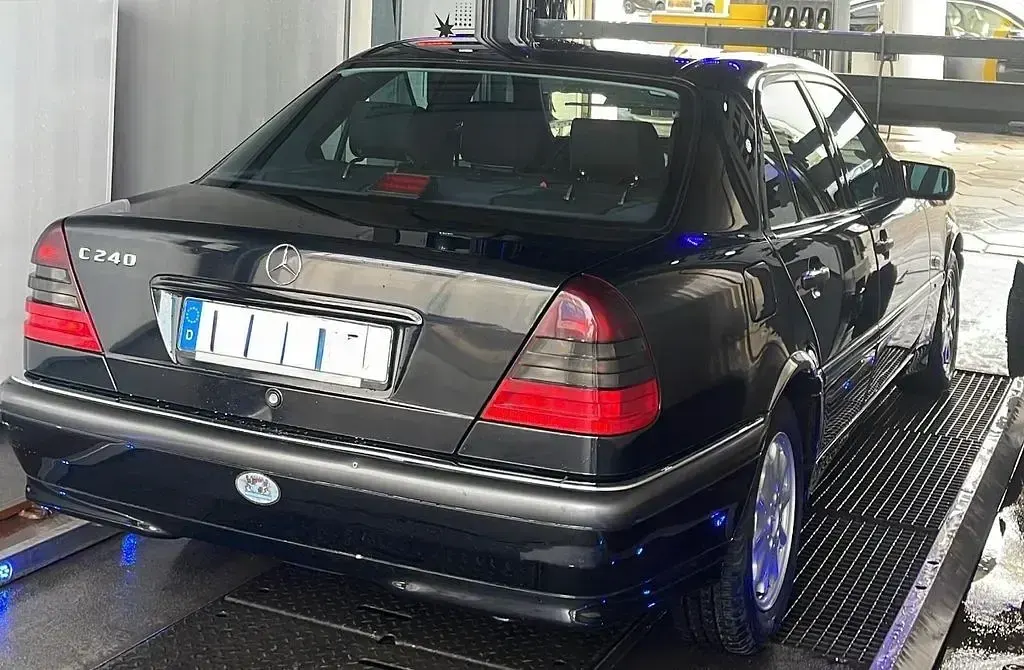 Gebraucht Mercedes C240 170 PS (125 kW) 2000 Schwarz Limousine