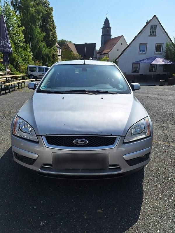 Gebraucht Ford Focus 101 PS (74 kW) 2007 Silber Limousine