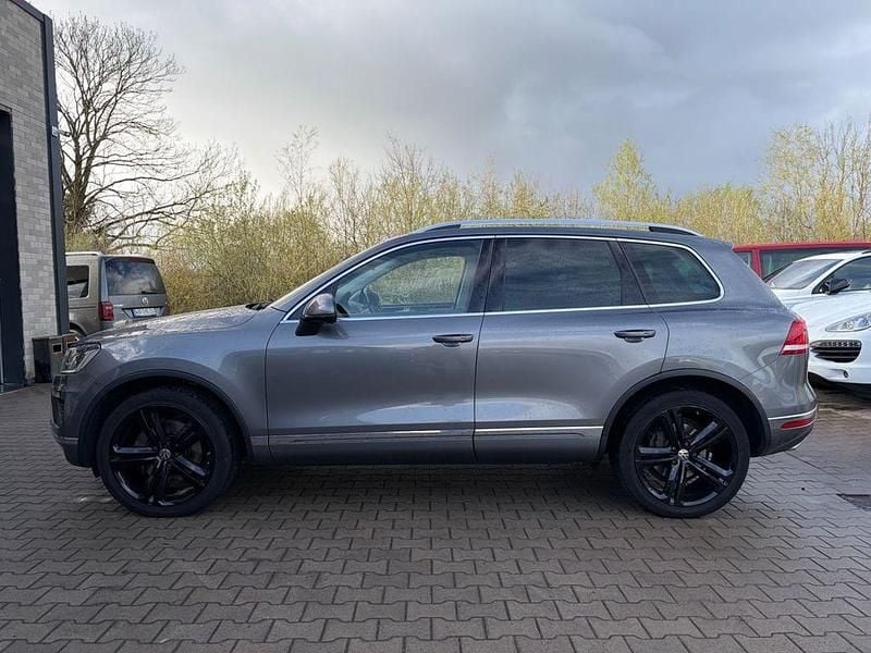 Gebraucht VW Touareg 340 PS (250 kW) 2014 Canyon grey metallic SUV