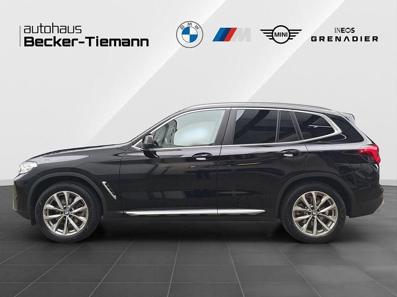Gebraucht BMW X3 Sport Line 184 PS (135 kW) 2023 Schwarz ii SUV
