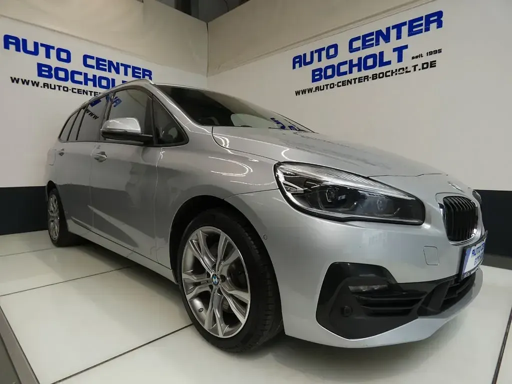 Gebraucht BMW 220 Gran Tourer Sport Line 190 PS (139 kW) 2019 Silber Van / Kleinbus