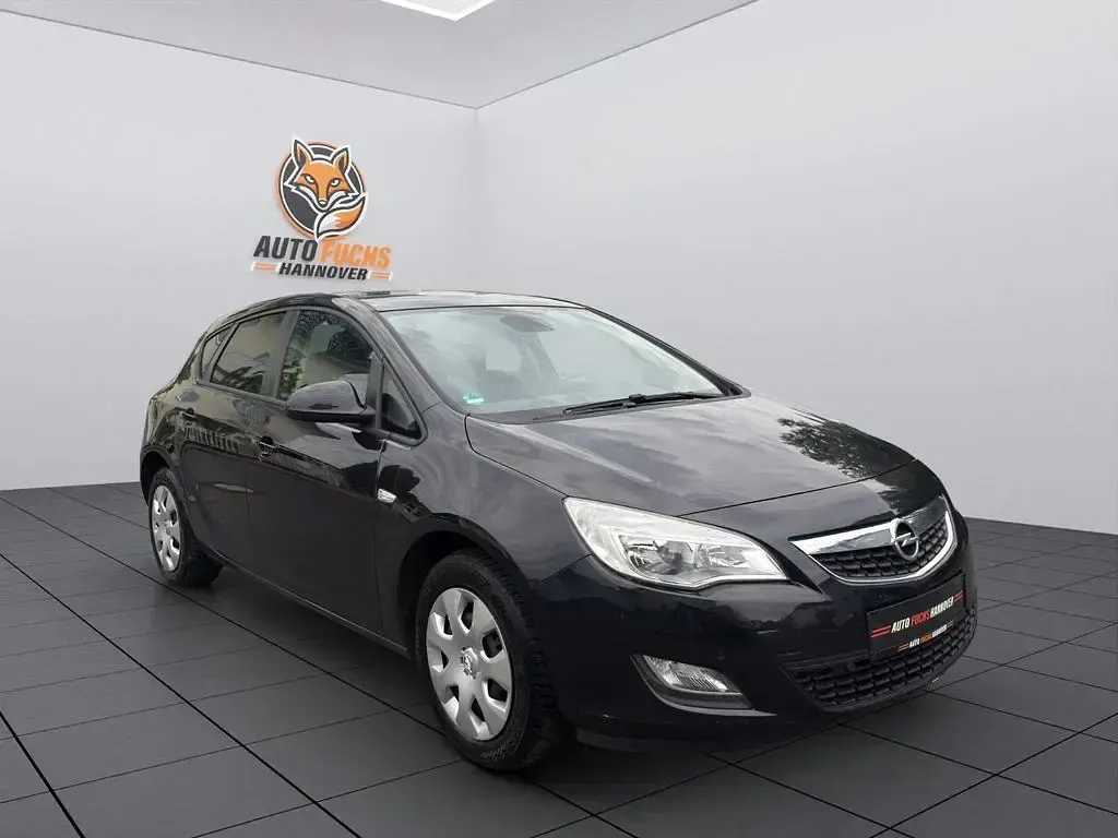 Gebraucht Opel Astra Design Edition 140 PS (102 kW) 2012 Schwarz Limousine