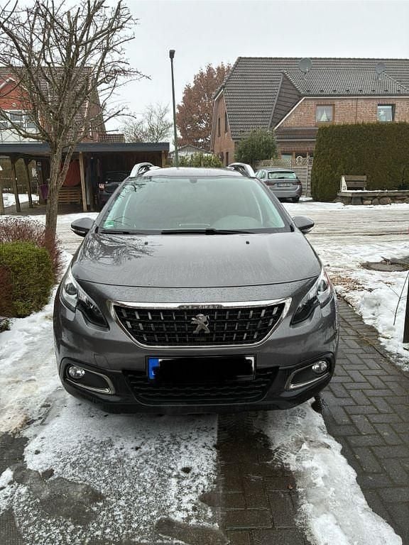 Grau Gebraucht 2018 Peugeot 2008 Allure SUV | 7.650 € (Superpreis) - Bild 1/4