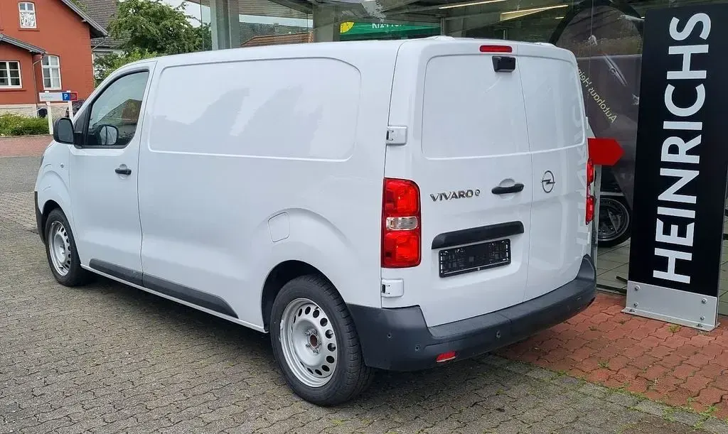 Gebraucht Opel Vivaro 136 PS (100 kW) 2024 Weiß Van / Kleinbus